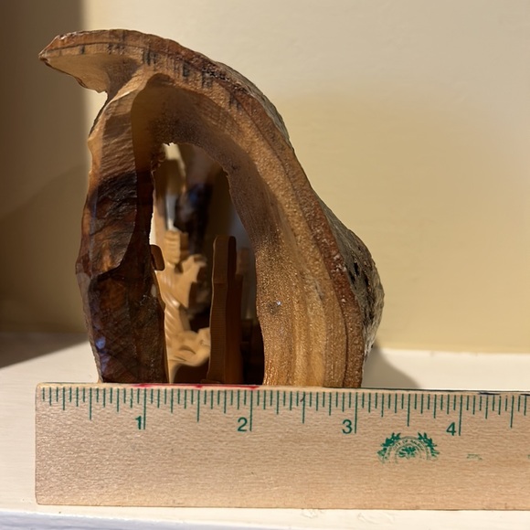 Wood Carved Nativity.  Christmas Decor - Picture 13 of 16